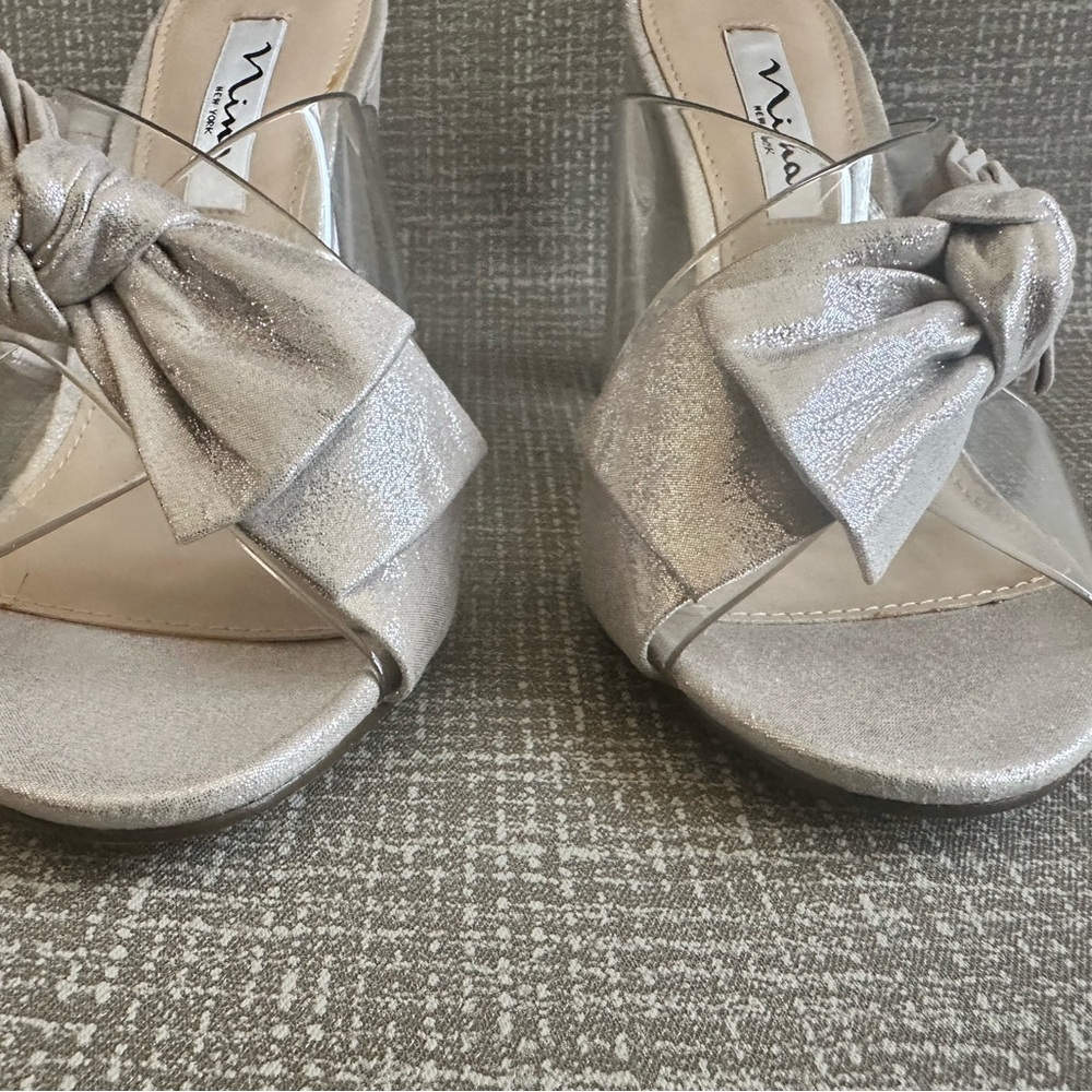 Nina New York Silver Bow Heels Sz 8.5M Clear Strap Block Sandals Wedding Evening - Picture 5 of 14